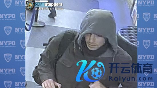 纽约市有观看局但愿就Brian Thompson拖累案向像片中的须眉问话。